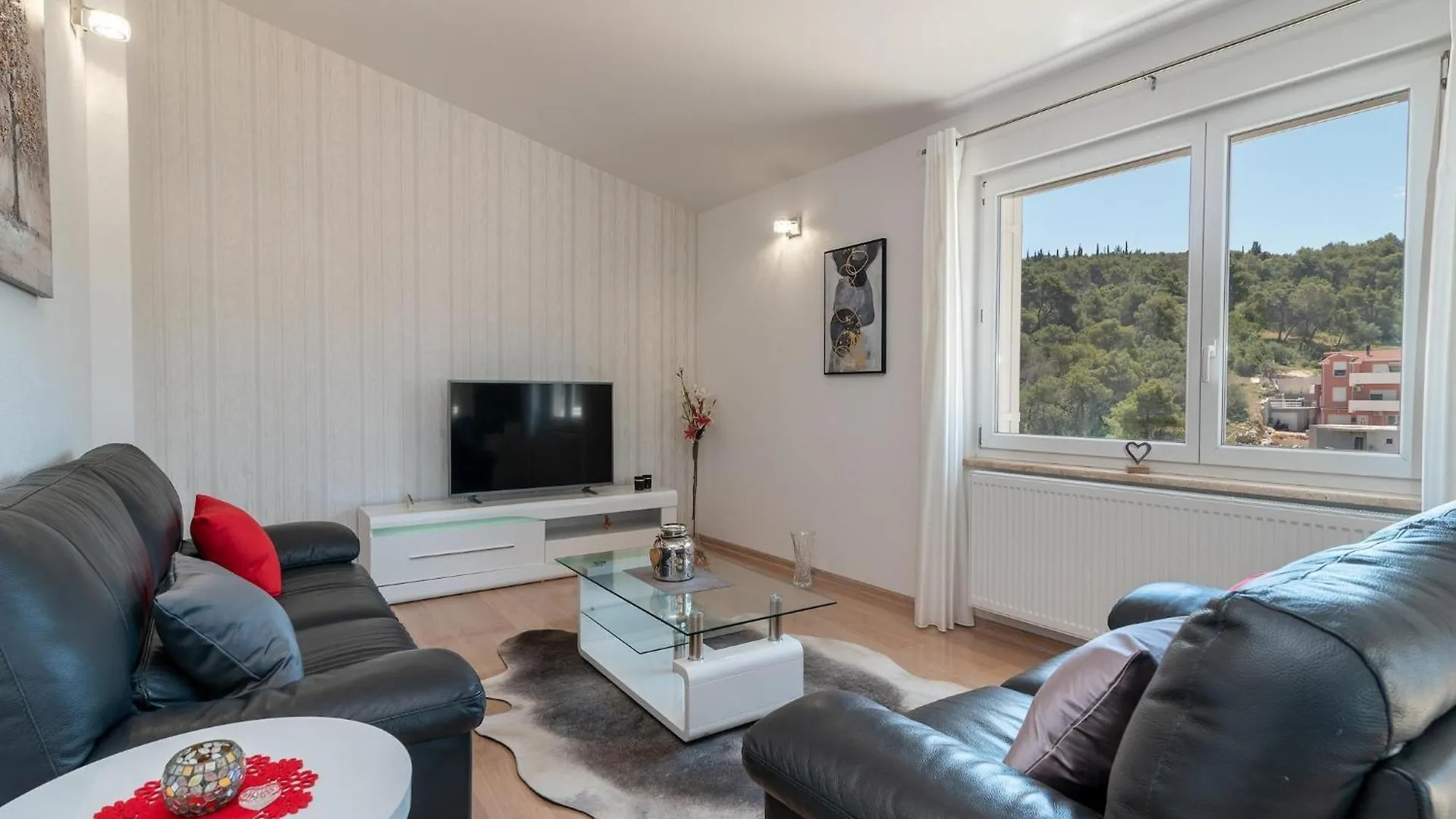 Boutique Apartment With Garden In Trogir