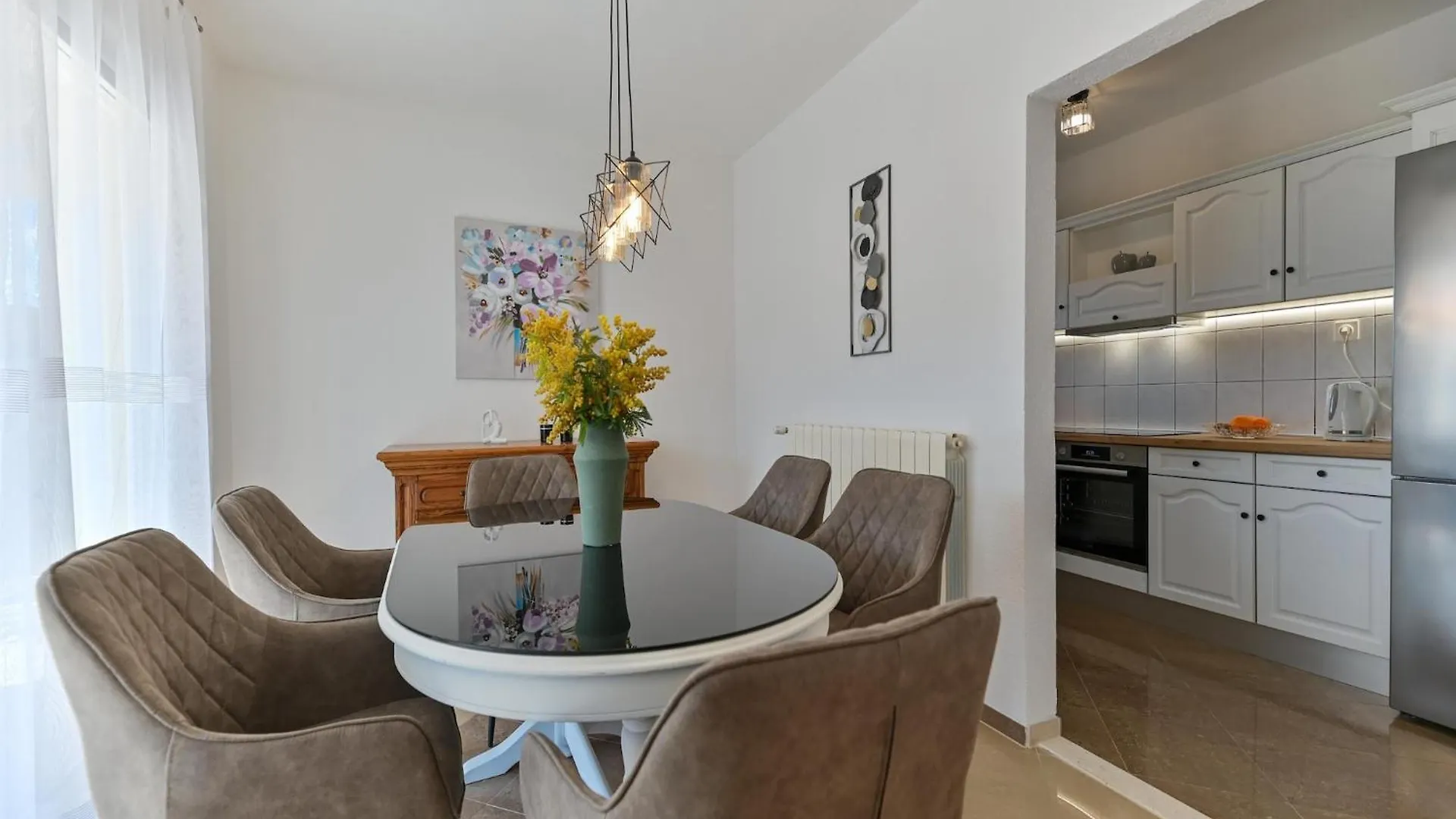 Boutique Apartment With Garden In Trogir