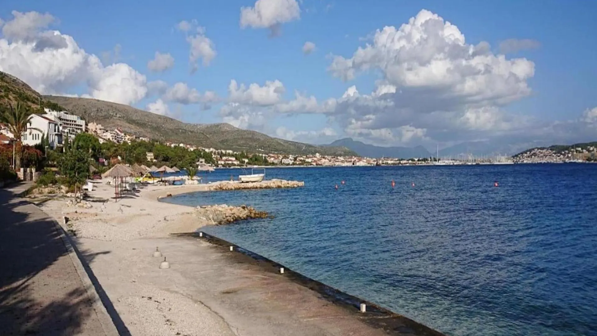 Boutique Apartment With Garden In Trogir